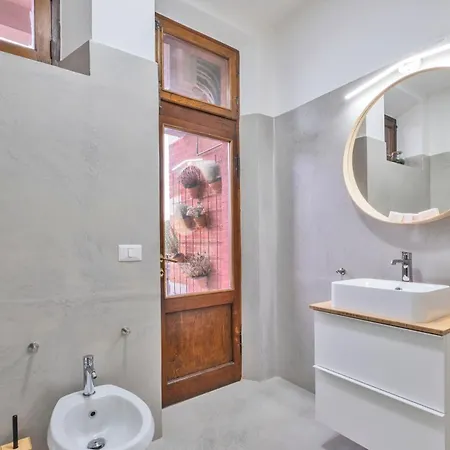 My Honeyed Corner Apartment Siena