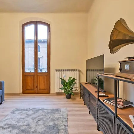 My Honeyed Corner Siena